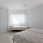 The Maverick Surfvillas Ostello