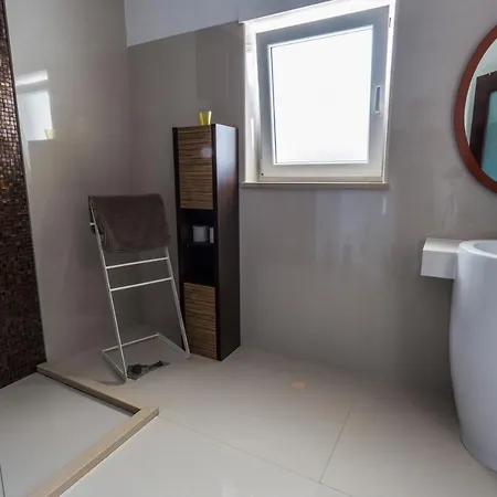 The Maverick Surfvillas Лориньян