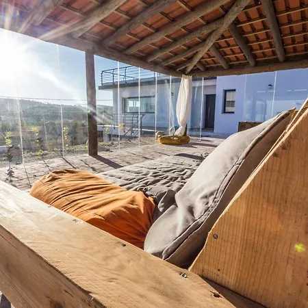 The Maverick Surfvillas Хостел