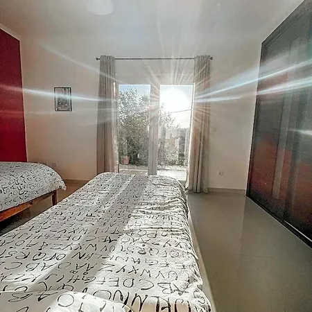 The Maverick Surfvillas Хостел Лориньян