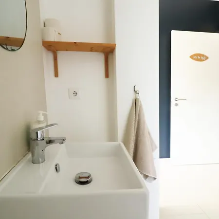 The Maverick Surfvillas Хостел *
