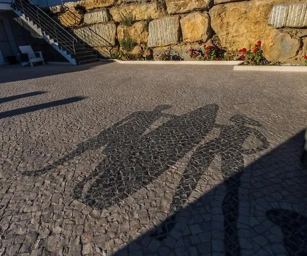 Хостел The Maverick Surfvillas Лориньян