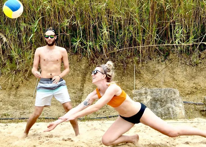 Хостел The Maverick Surfvillas *