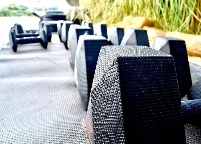 The Maverick Surfvillas Хостел